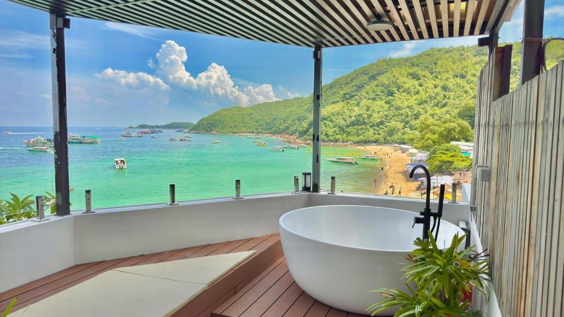 Ennkai Beachfront Koh Larn Pattaya