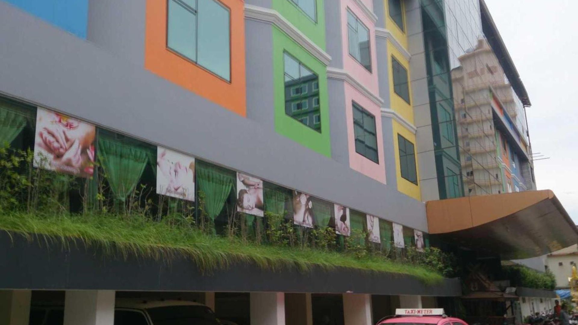 Palette Walking Street โรงแรม 4*