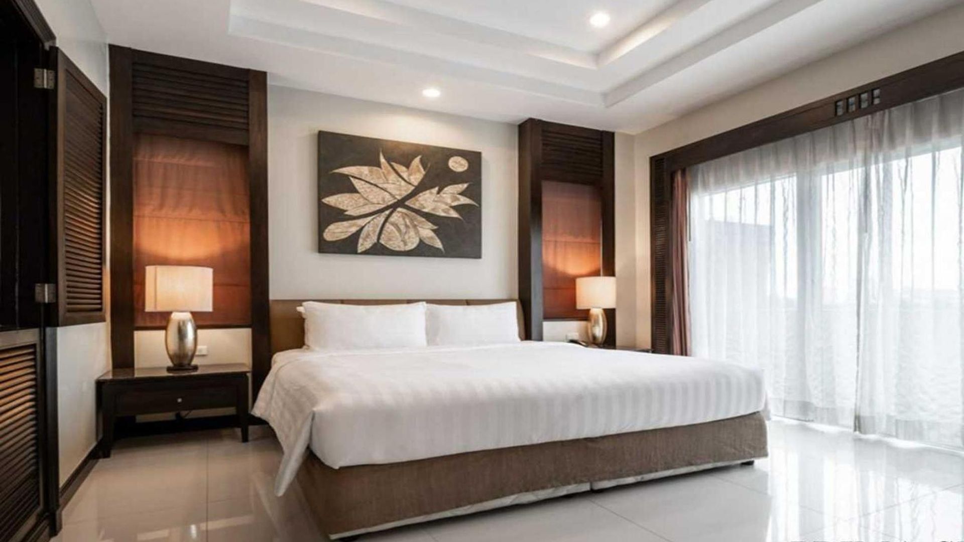 Palette Luxe North โรงแรม