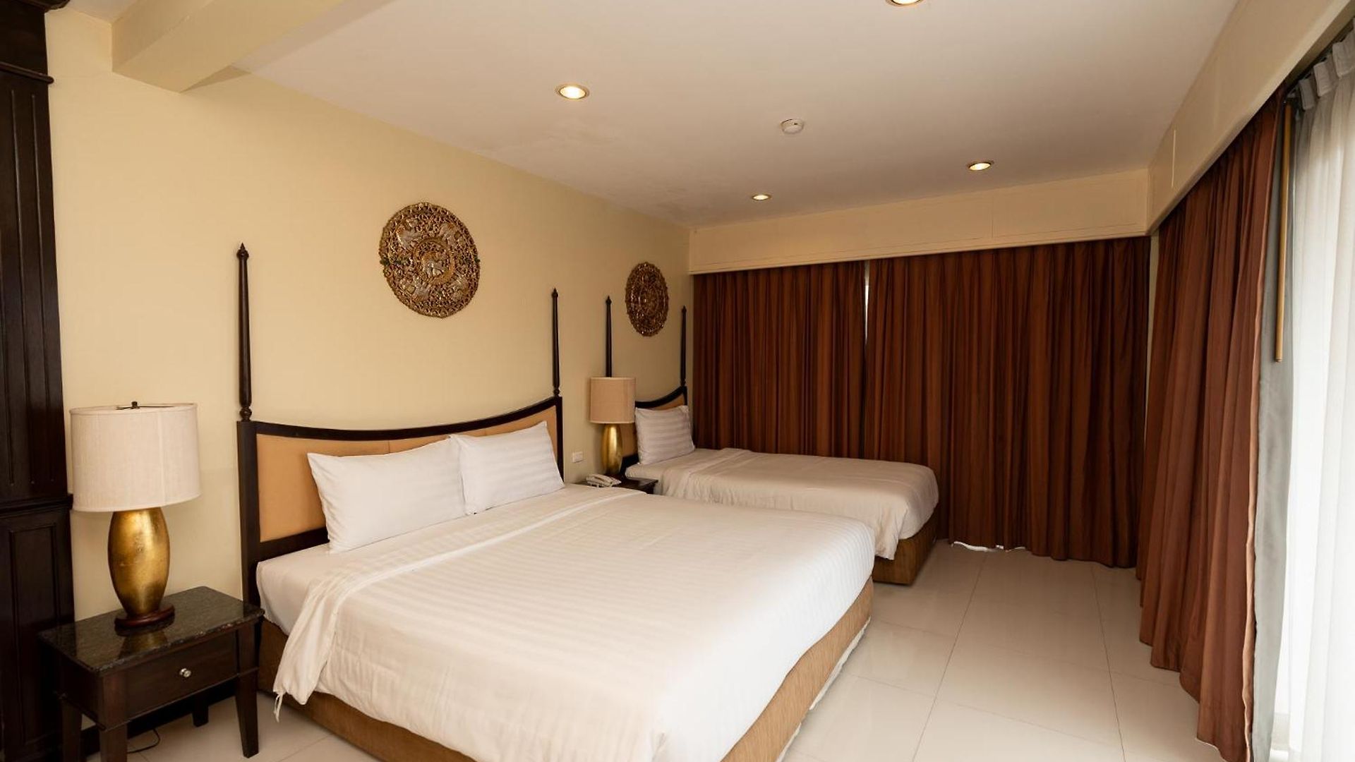 โรงแรม Sunday Chateau En -