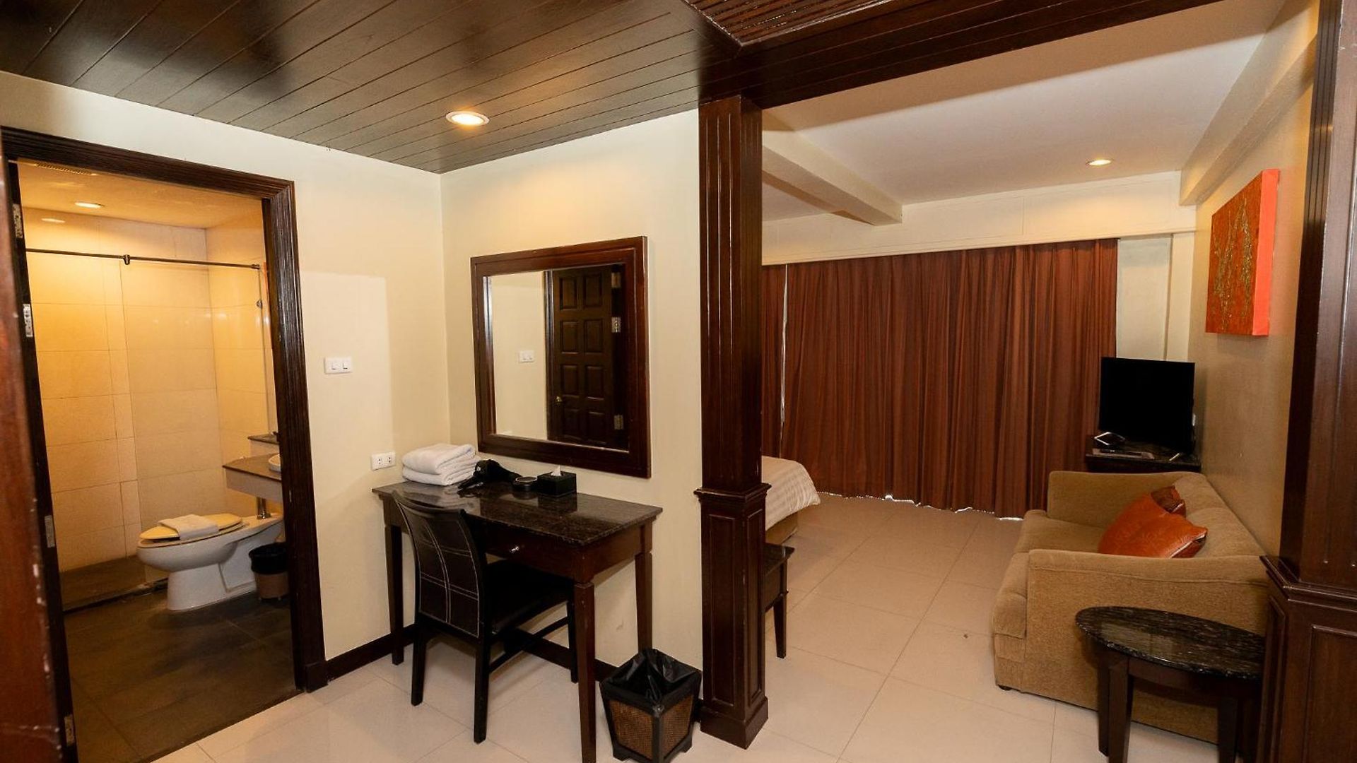 Sunday Chateau En - Pattaya