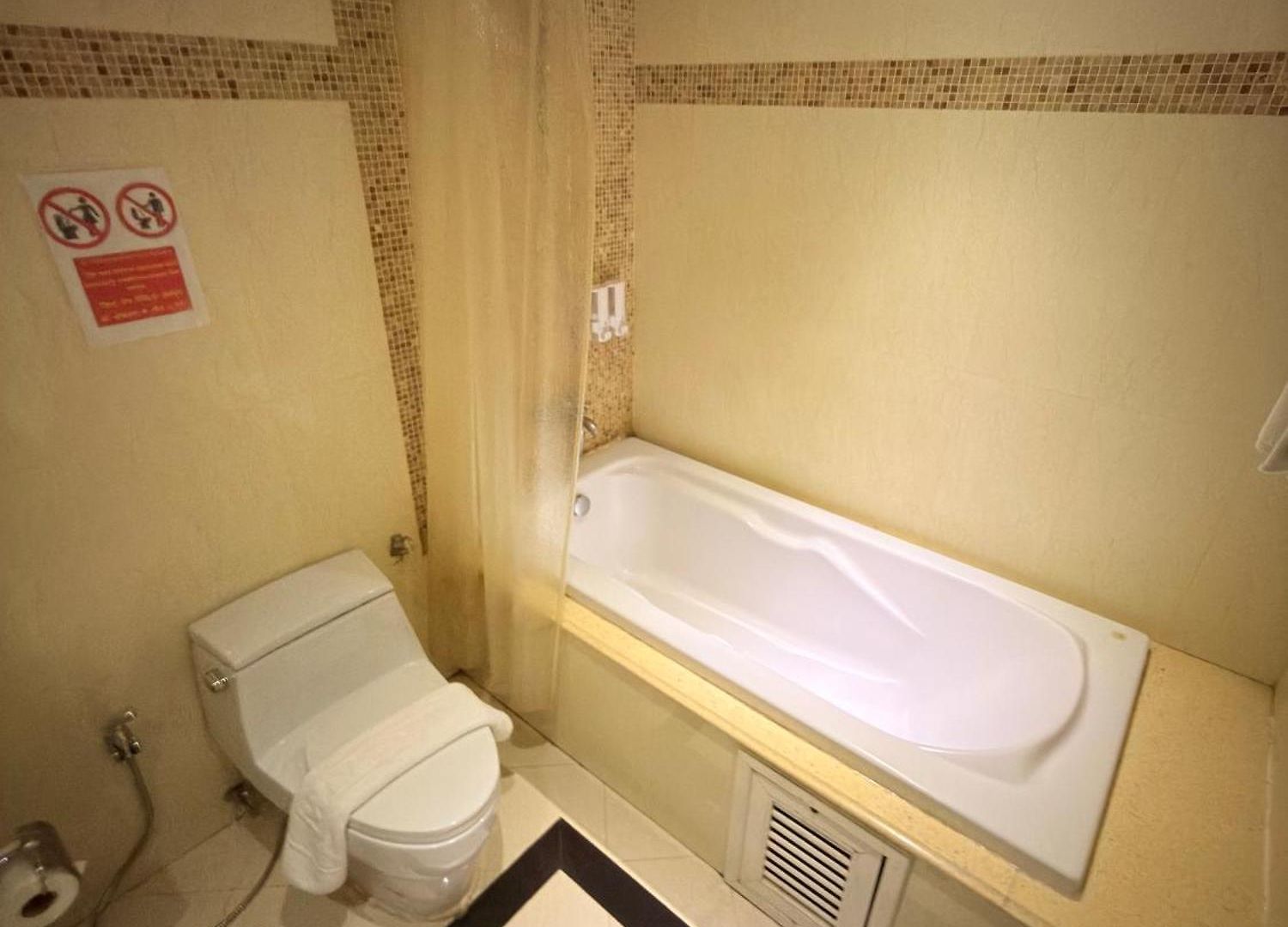 Ct โรงแรม 3*