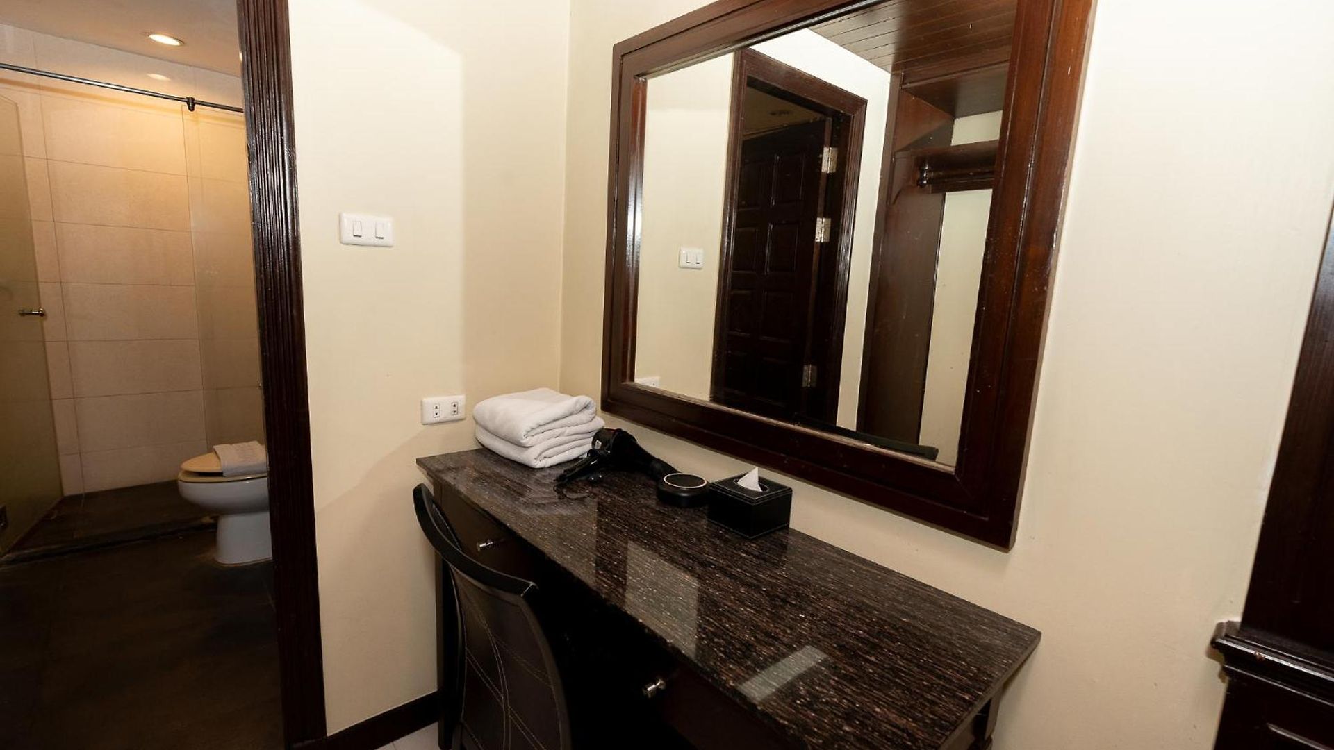 Sunday Chateau En - 5* Pattaya