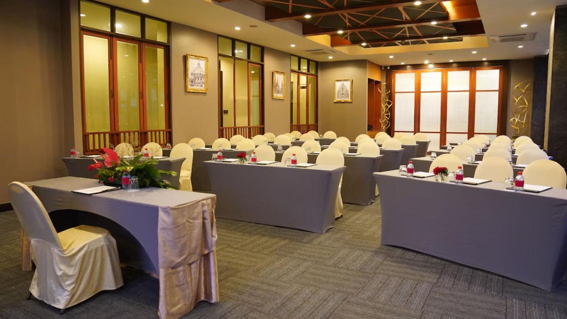 โรงแรม Palette Luxe North 5*