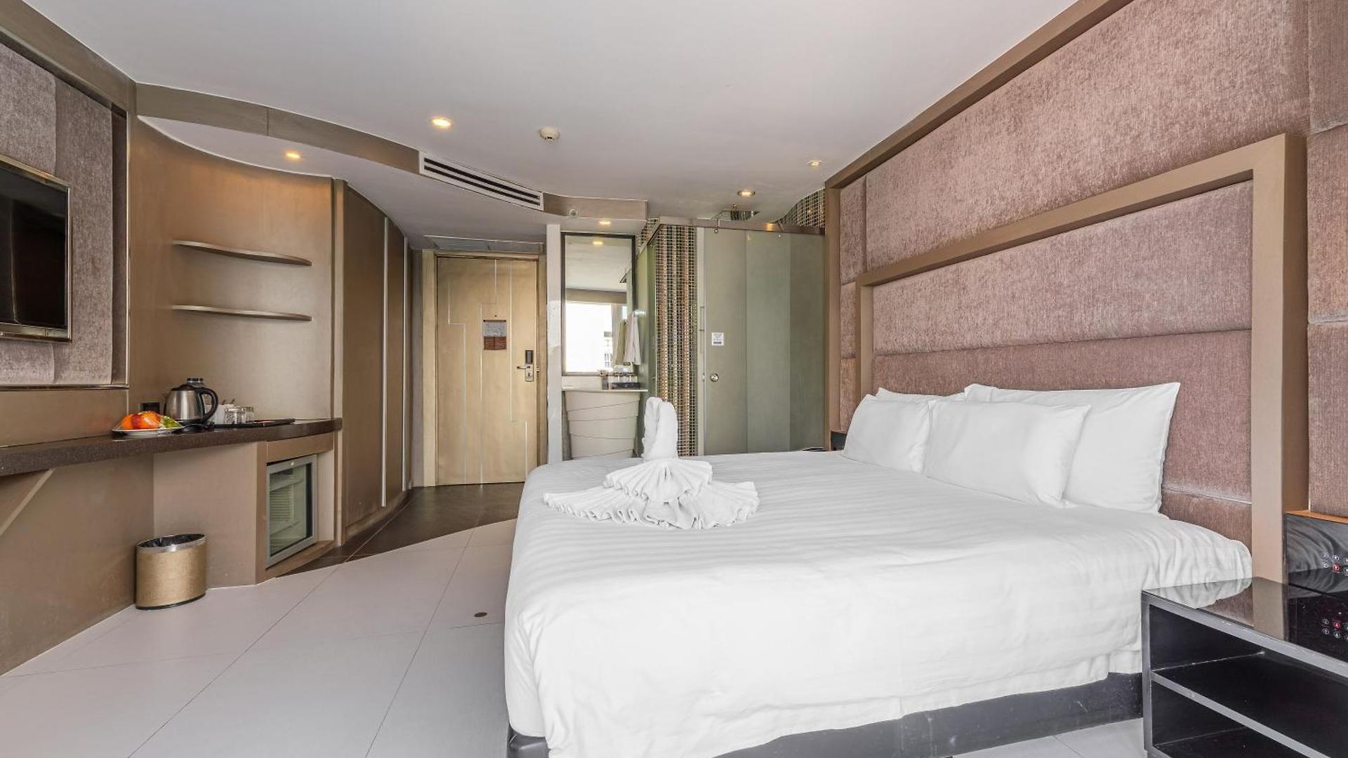 โรงแรม Vanko International 5*