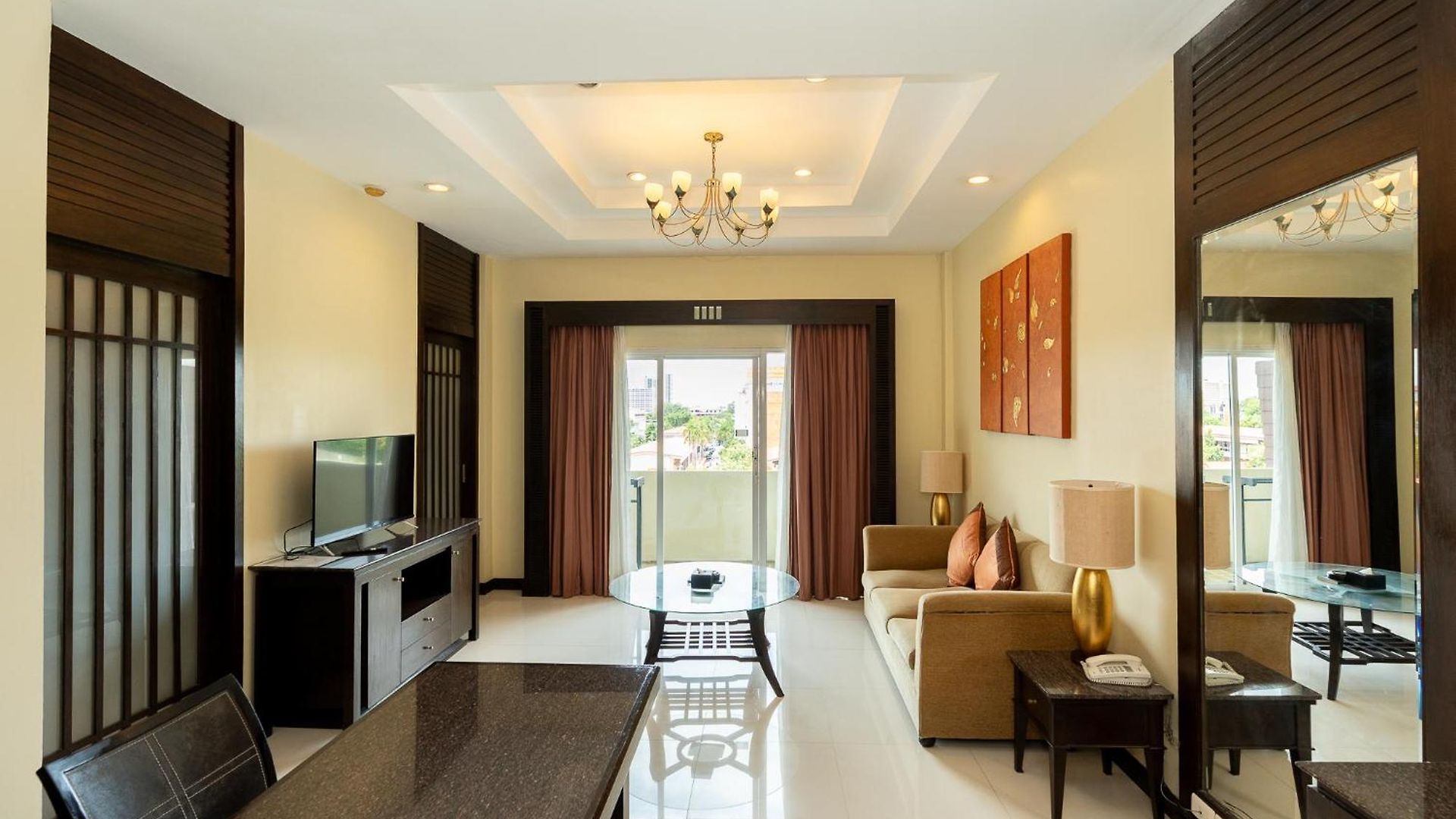 Sunday Chateau En - Pattaya