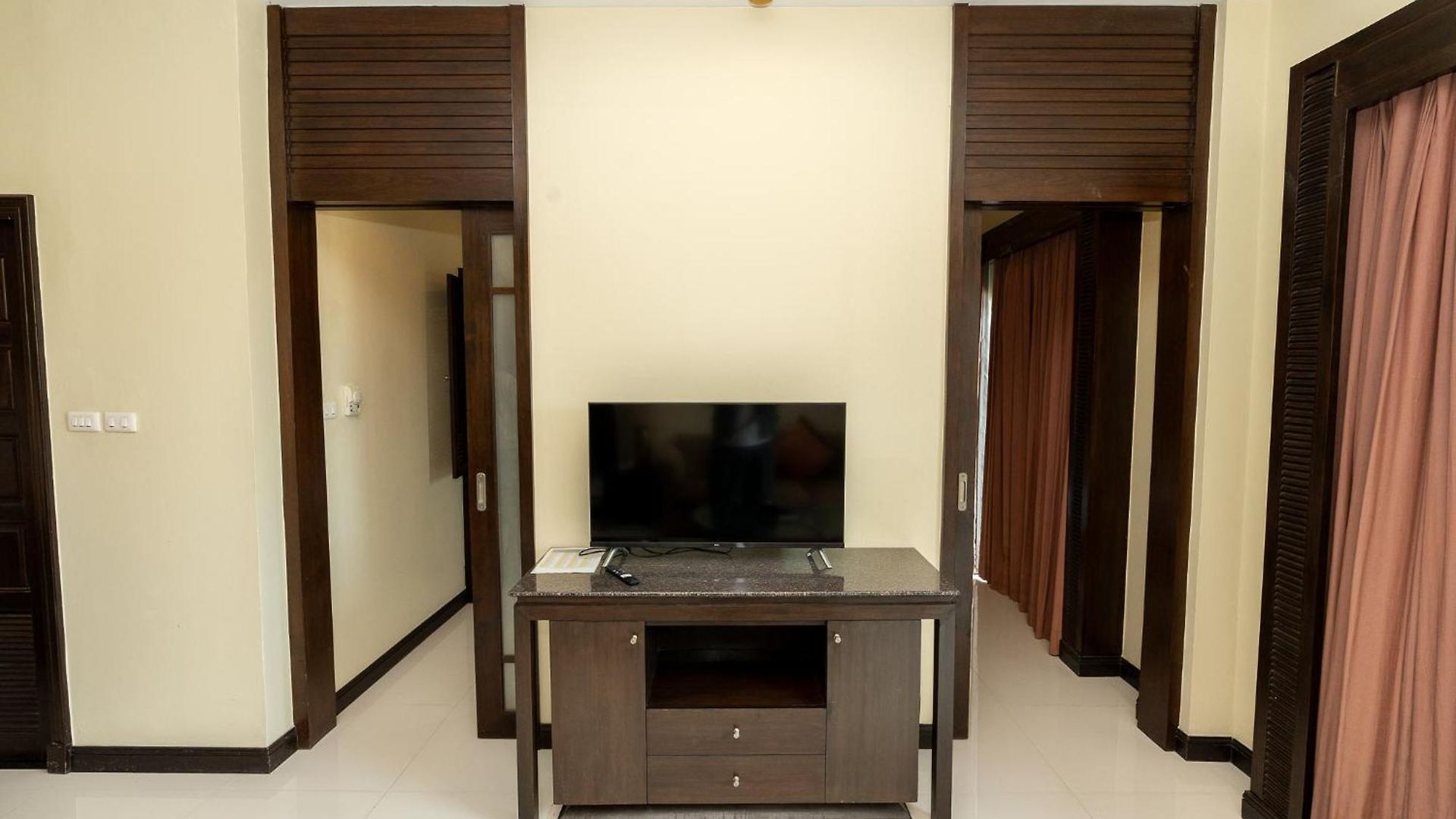 Sunday Chateau En - 5* Pattaya