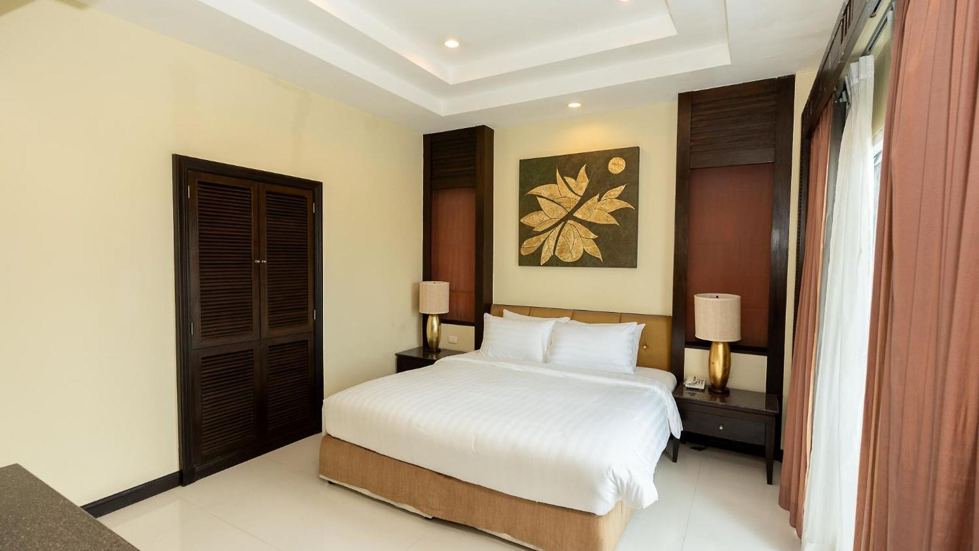 Sunday Chateau En - โรงแรม 5*