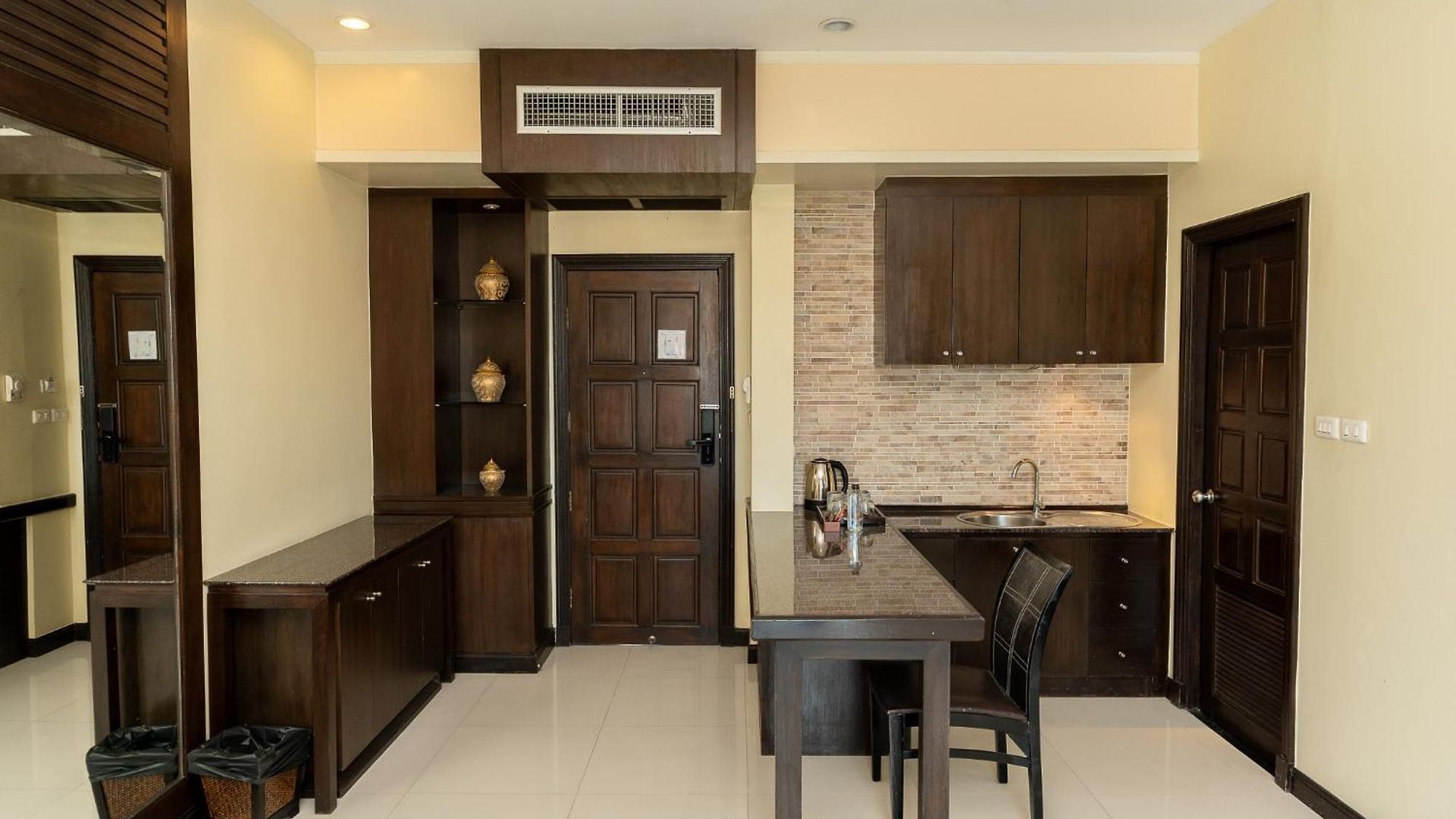 Sunday Chateau En - 5* Pattaya