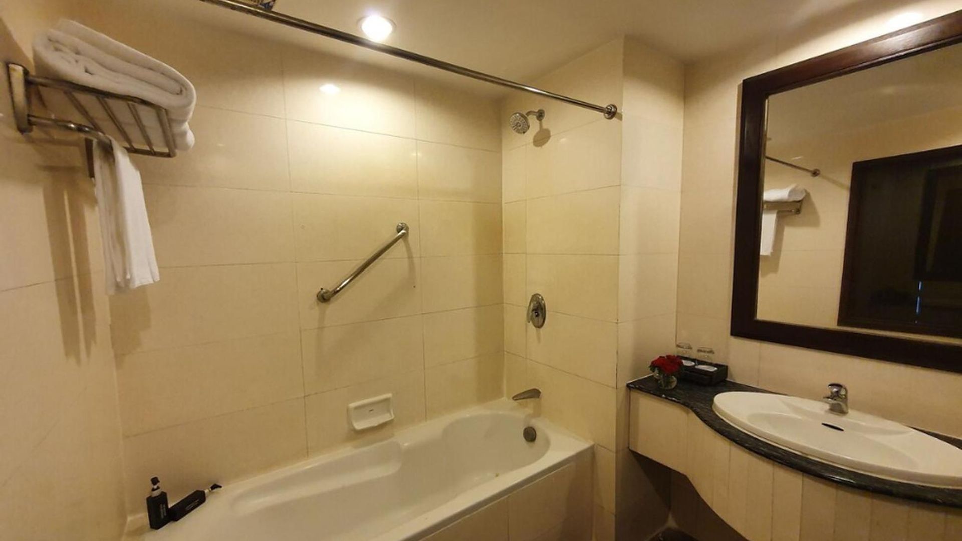 Palette Luxe North โรงแรม Pattaya