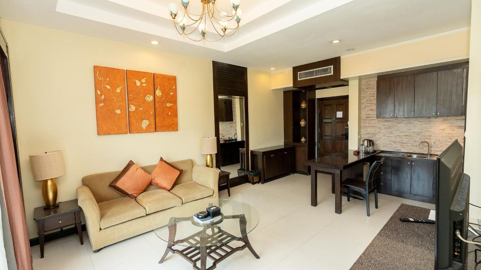 โรงแรม Sunday Chateau En - Pattaya