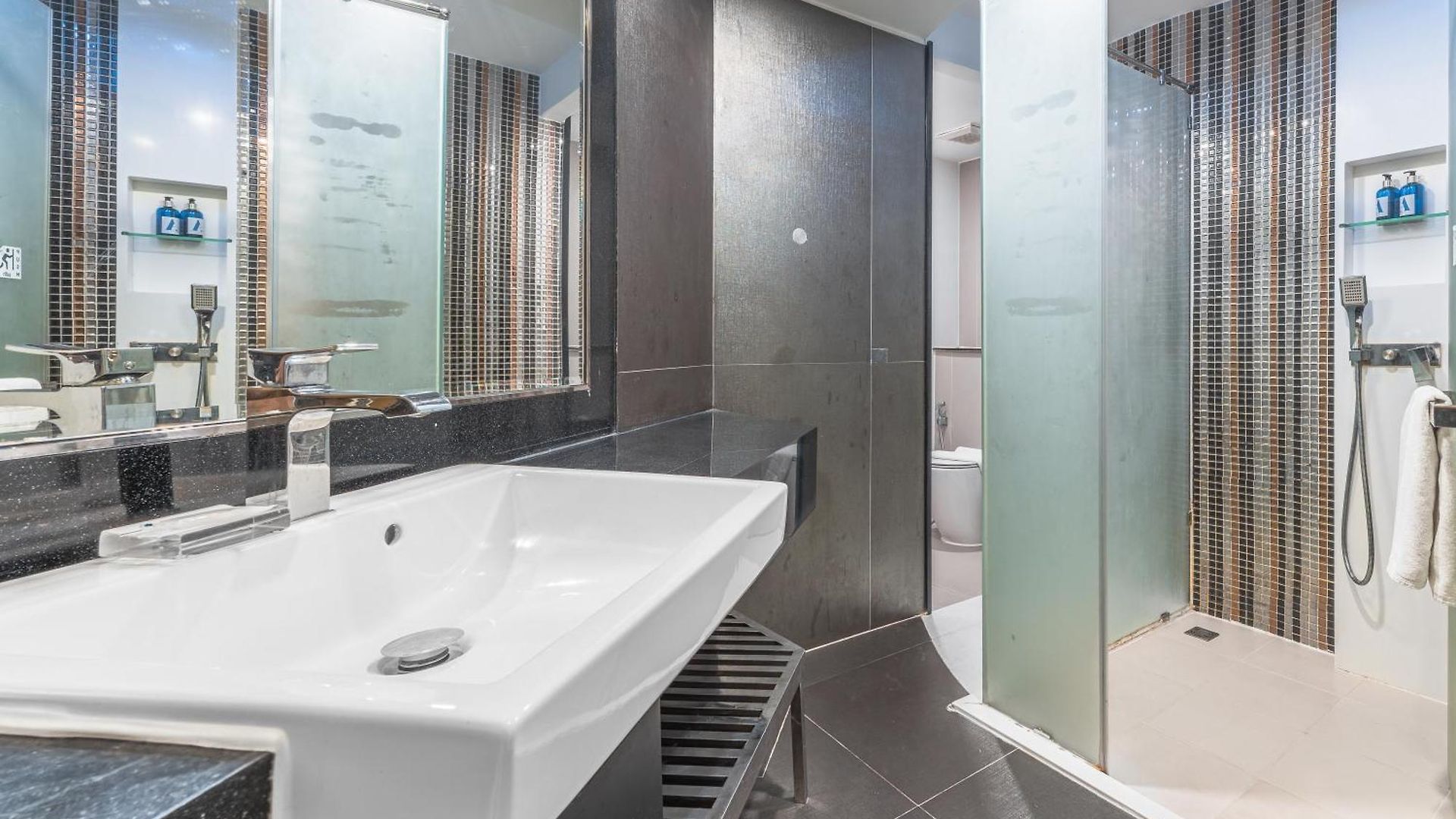 โรงแรม Vanko International 5*
