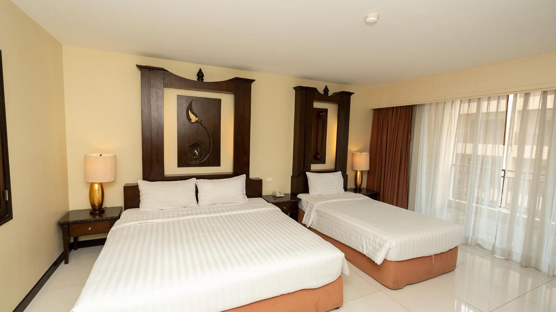 Sunday Chateau En - 5* Pattaya