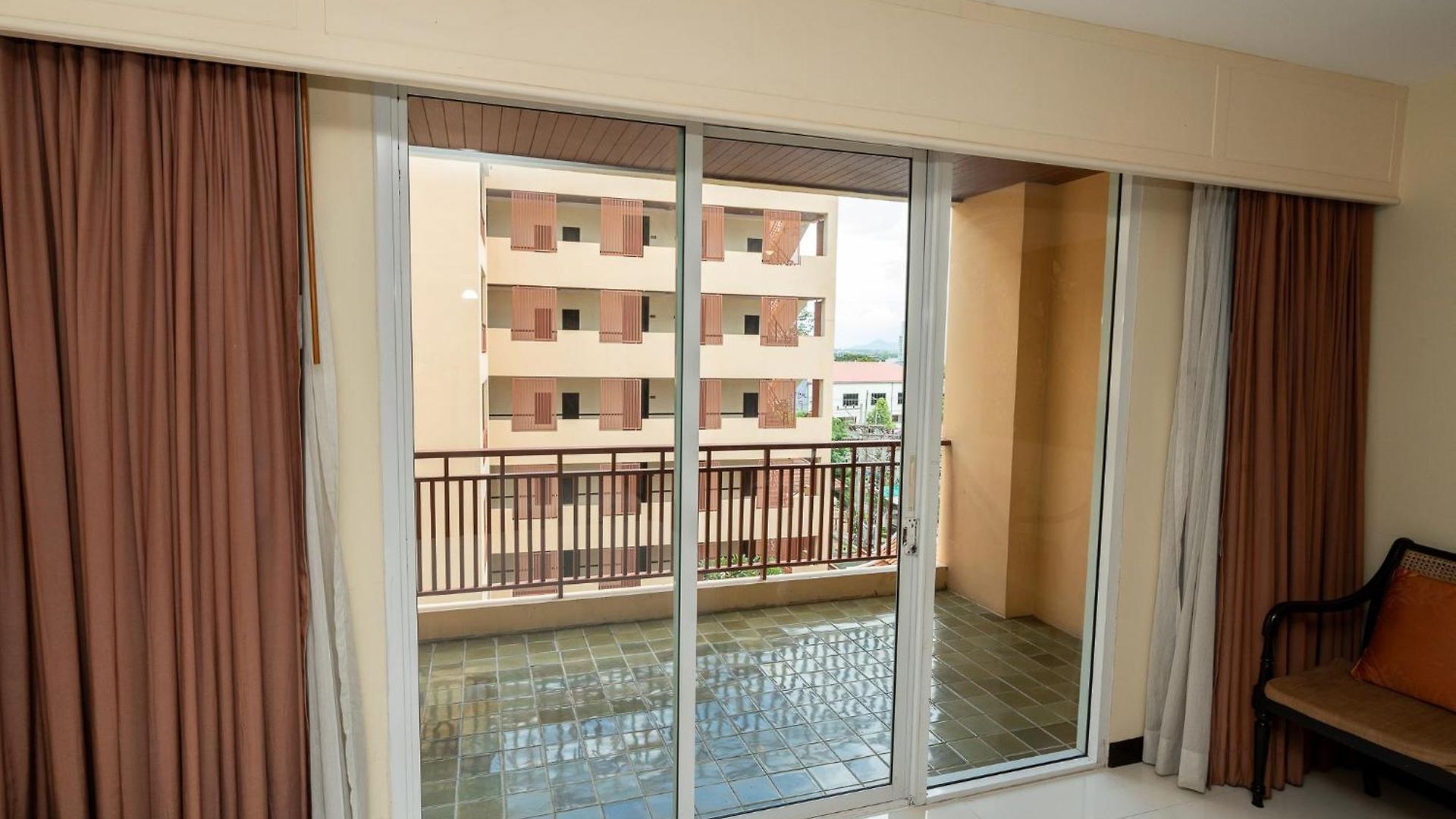 โรงแรม Sunday Chateau En - 5*