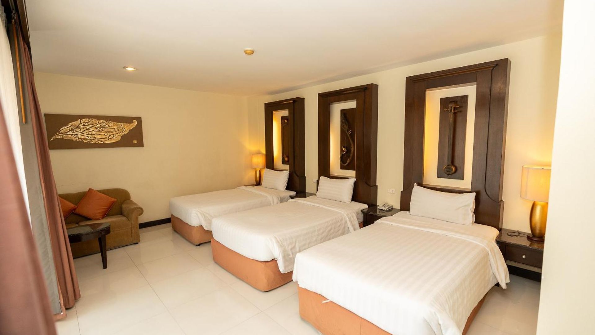 โรงแรม Sunday Chateau En - 5*