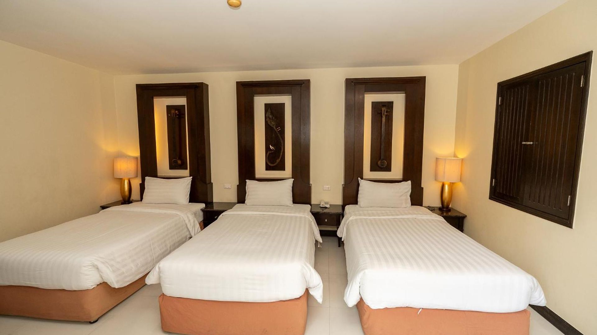 Sunday Chateau En -