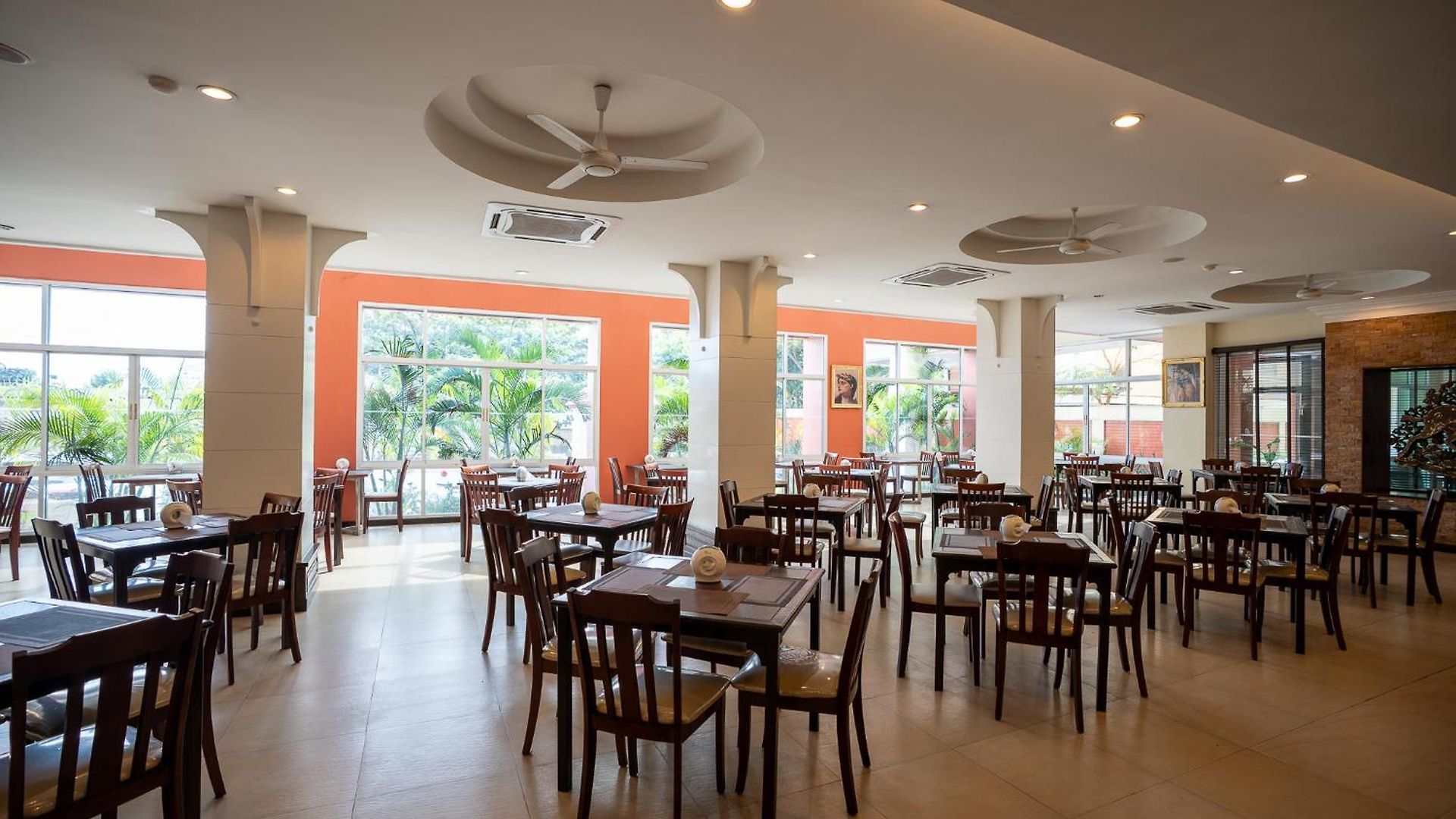 Sunday Chateau En - โรงแรม