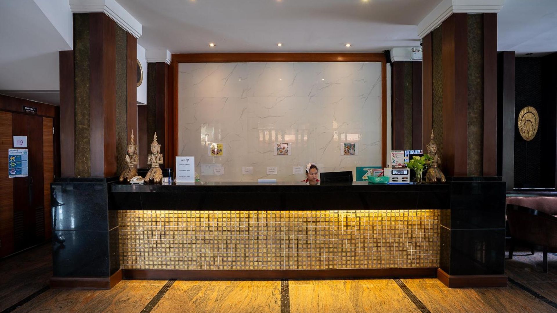 โรงแรม Sunday Chateau En - 5*
