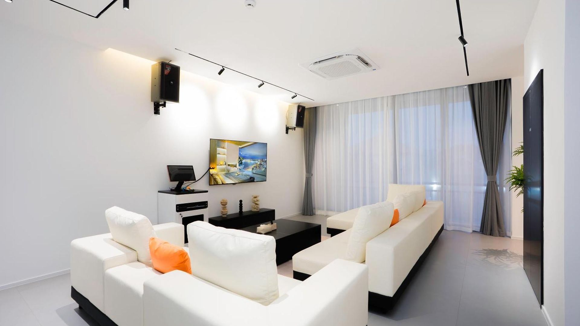 โรงแรม Hiii Aura Pool Pattaya