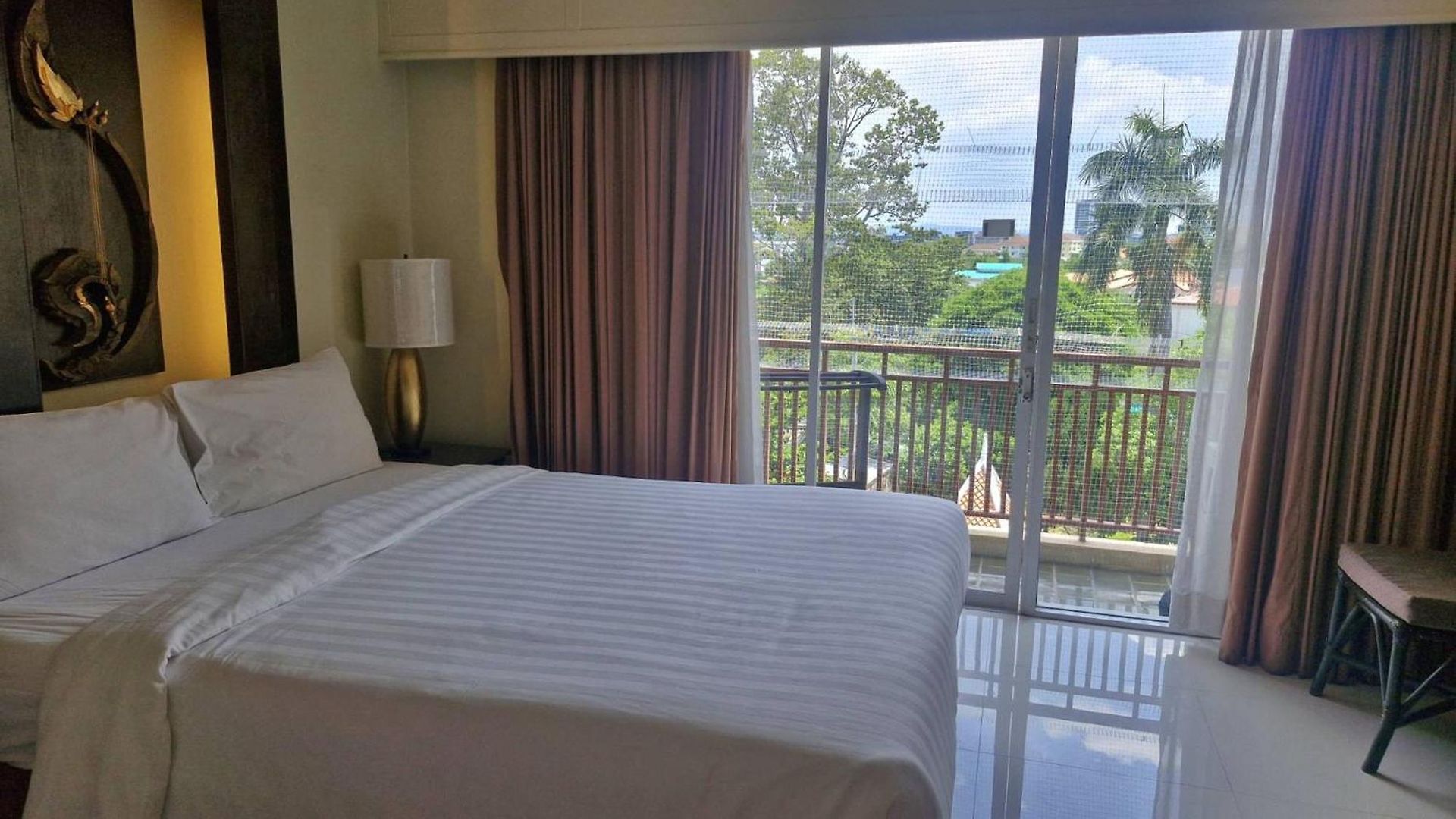 Sunday Chateau En - โรงแรม 5*