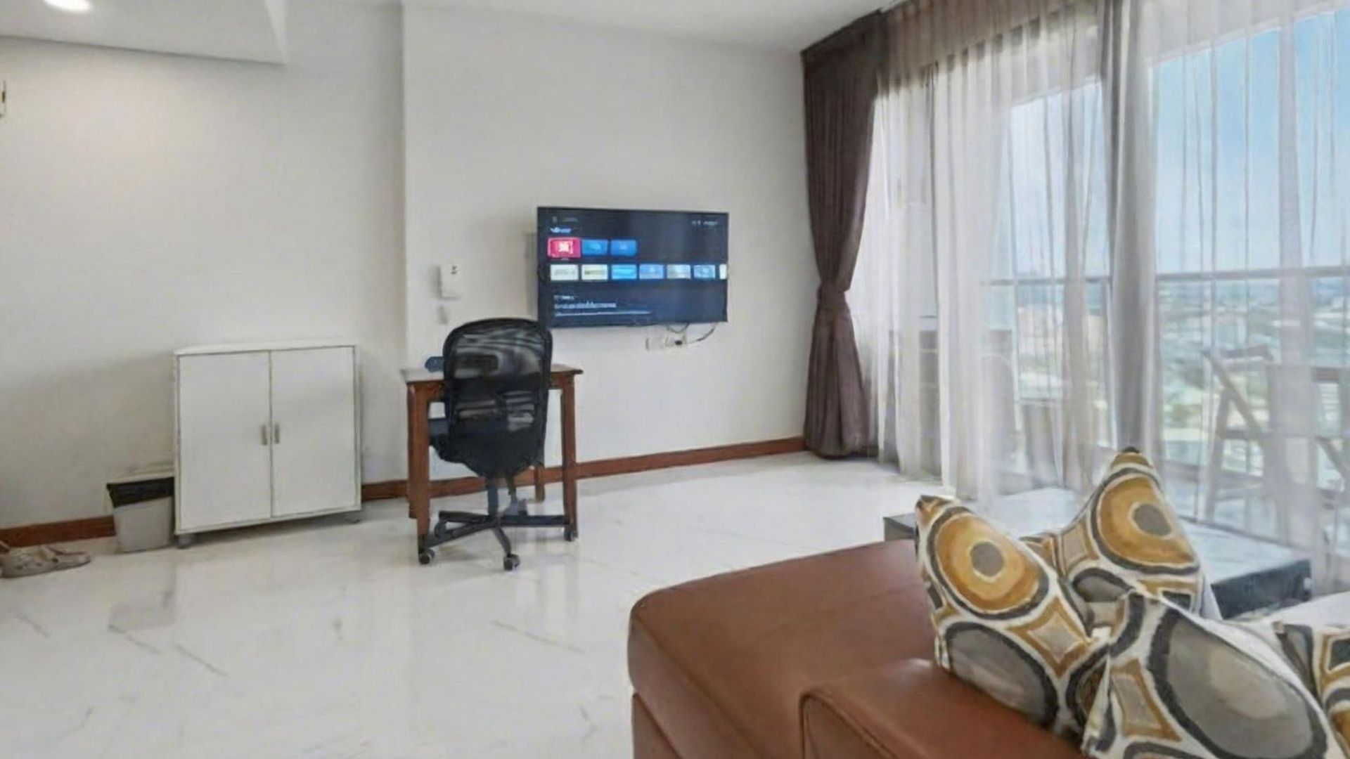 Luxury Large One Bedroom Seaview Serviced At Wongamat,