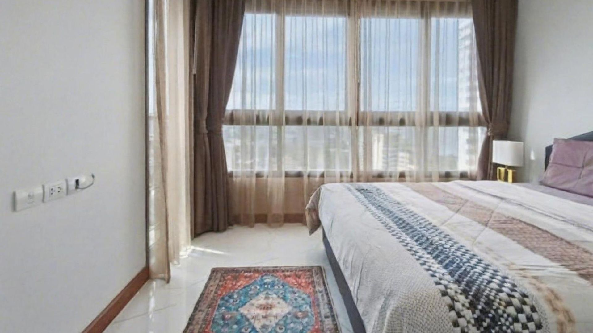 วันหยุดที่บ้าน Luxury Large One Bedroom Seaview Serviced At Wongamat,