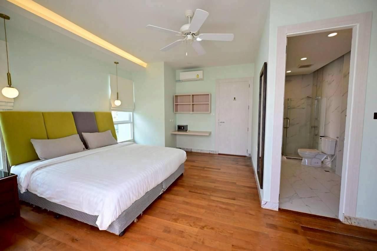 Fiscus 3 Bedrooms With Private Pool. * Pattaya