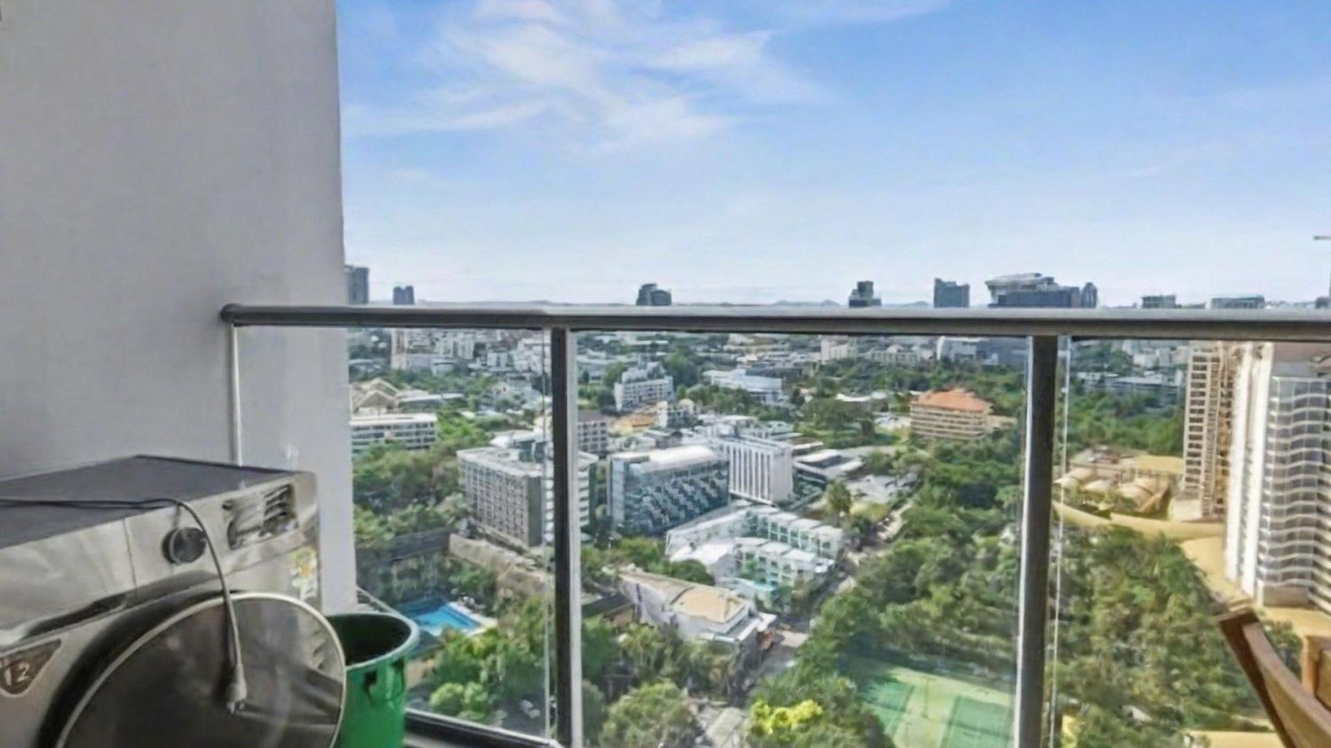 วันหยุดที่บ้าน Luxury Large One Bedroom Seaview Serviced At Wongamat,