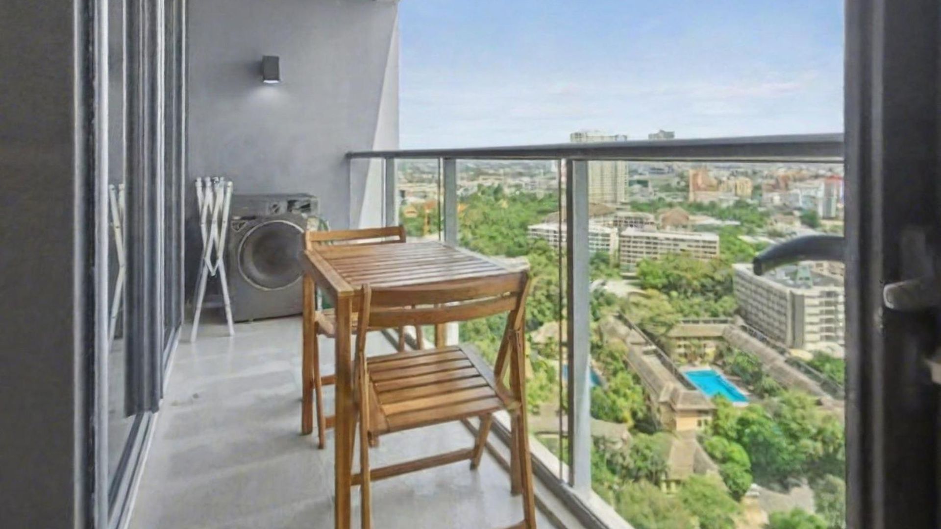 Luxury Large One Bedroom Seaview Serviced At Wongamat, * Pattaya