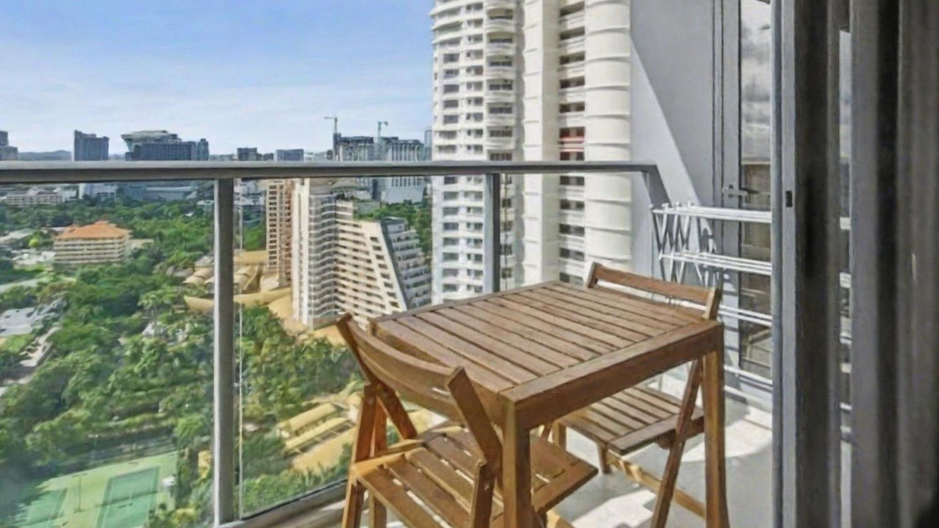 วันหยุดที่บ้าน Luxury Large One Bedroom Seaview Serviced At Wongamat, Pattaya