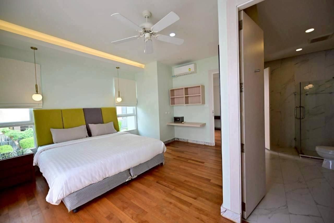 Fiscus 3 Bedrooms With Private Pool. วิลล่า Pattaya