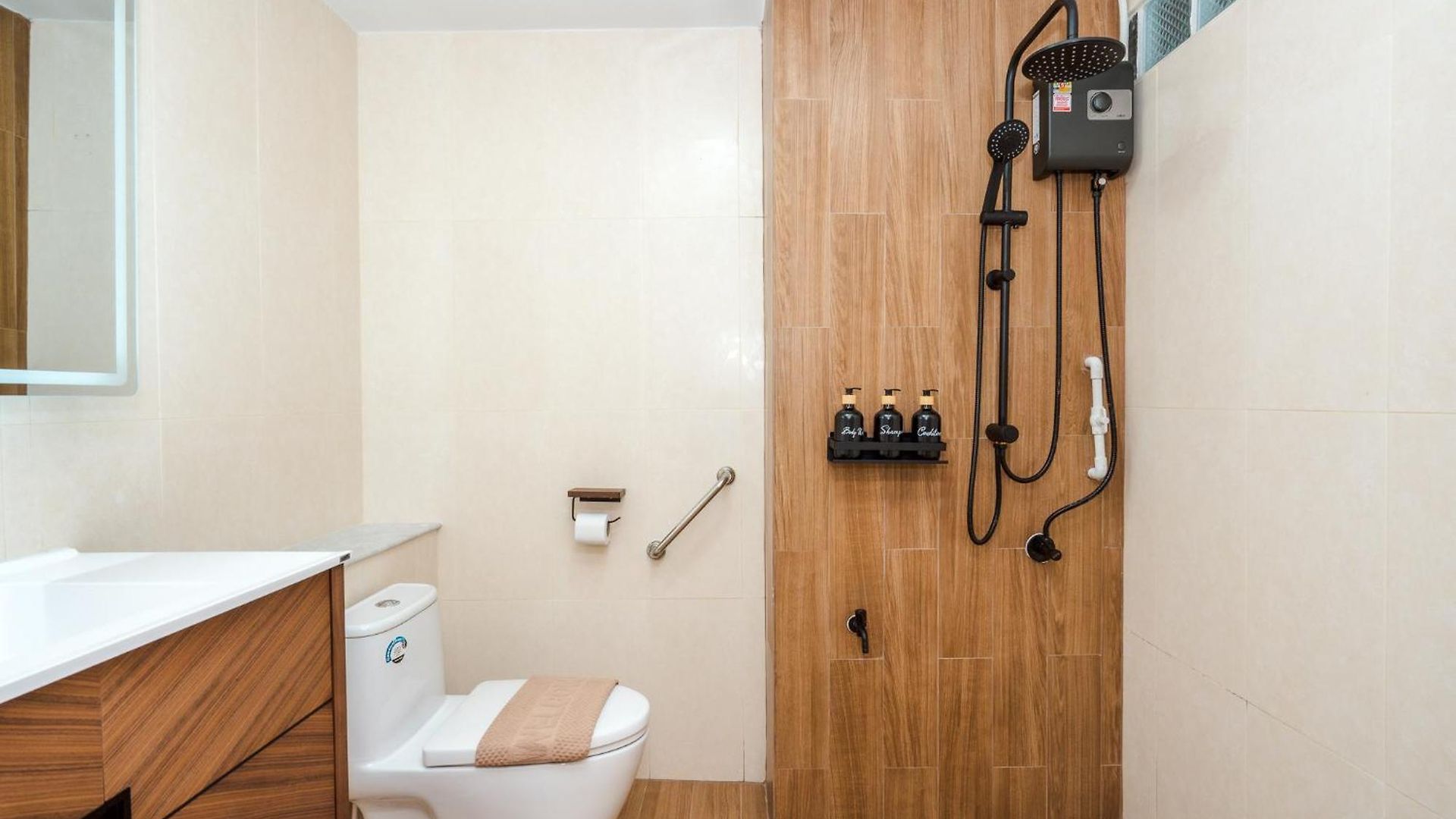 Bed & Breakfast Mega Pattaya