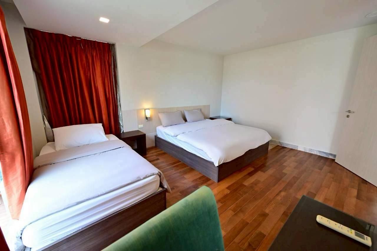 Fiscus 3 Bedrooms With Private Pool.