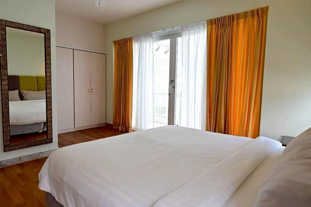 Fiscus 3 Bedrooms With Private Pool. * Pattaya