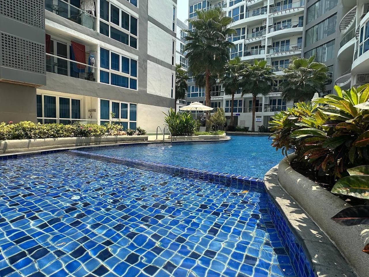อพาร์ทเม้น Grand Avenue X Monthstayz Thailand *