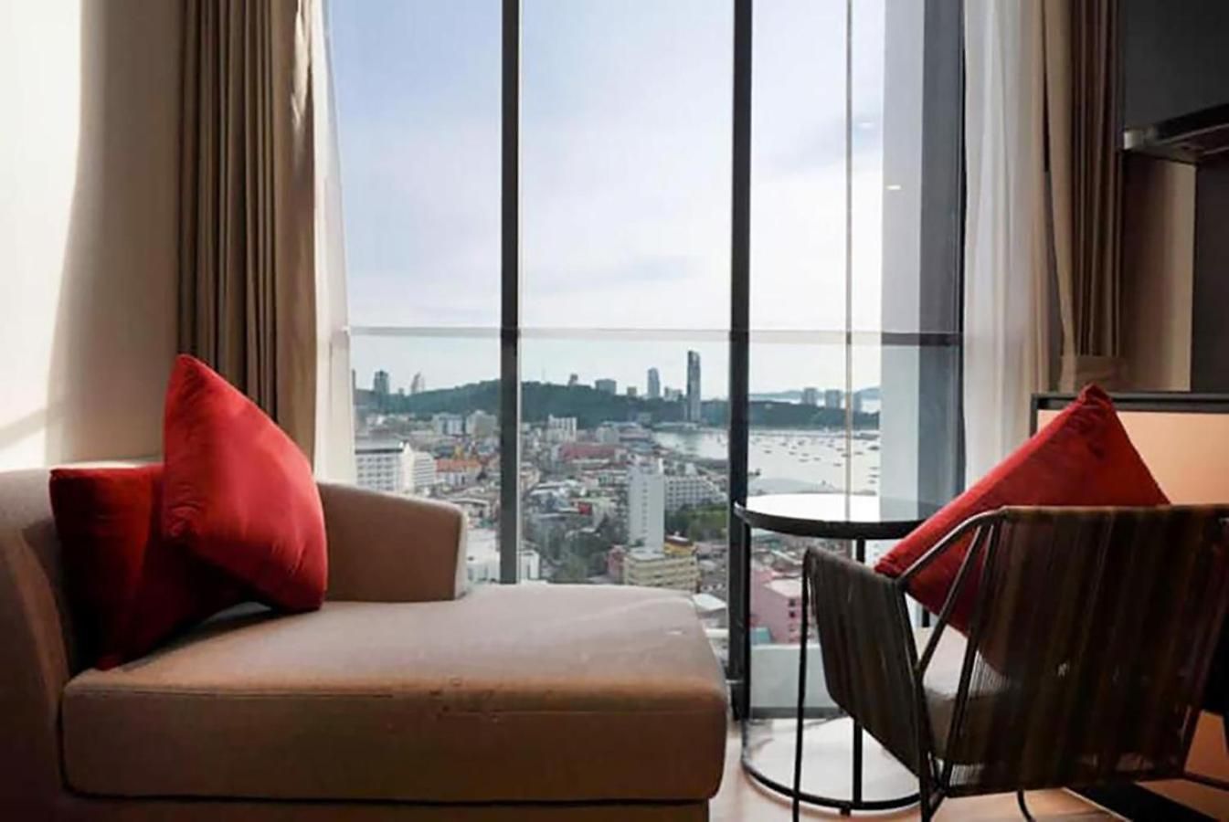 Luxury Edge Seaview * Pattaya