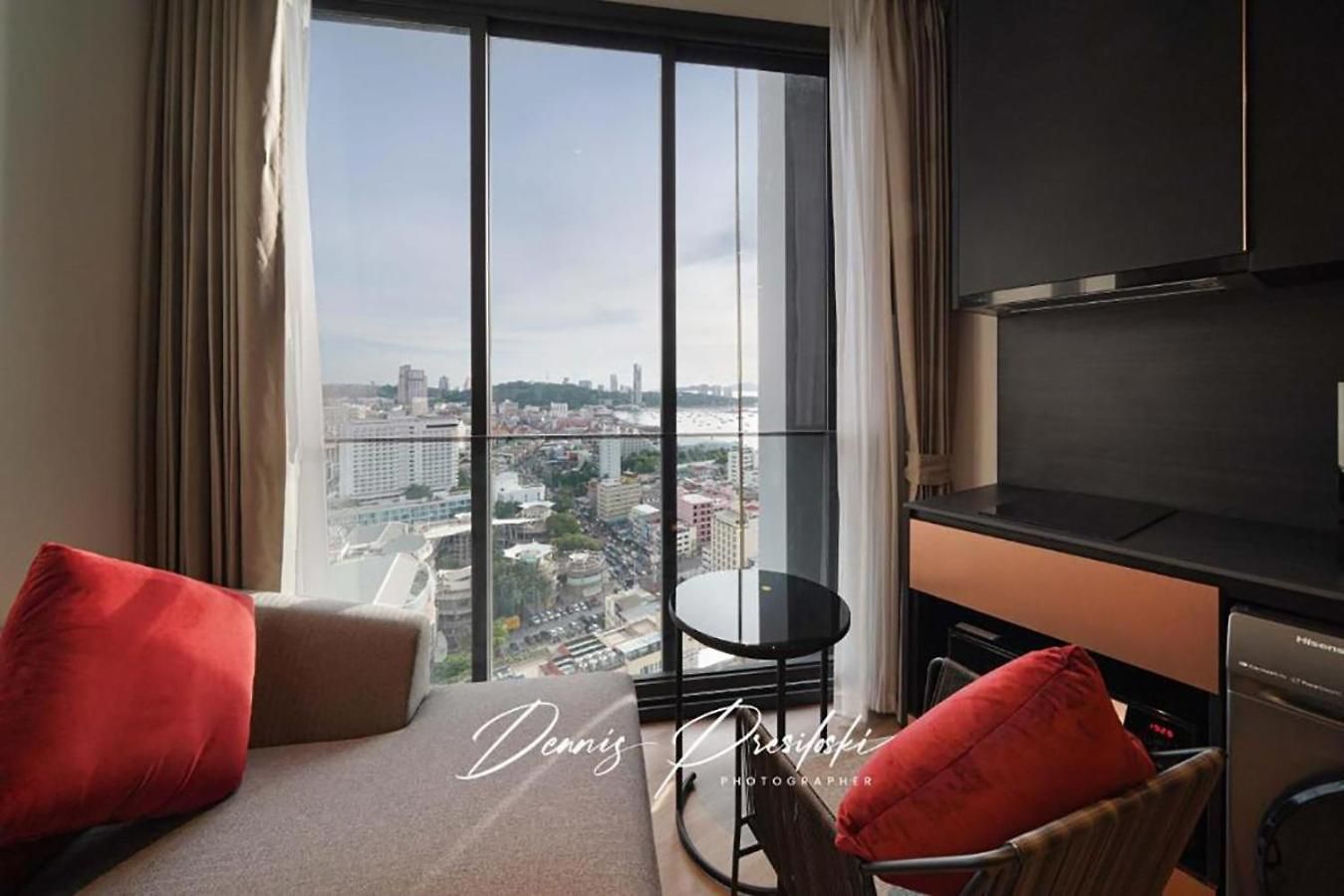 อพาร์ทเม้น Luxury Edge Seaview Pattaya