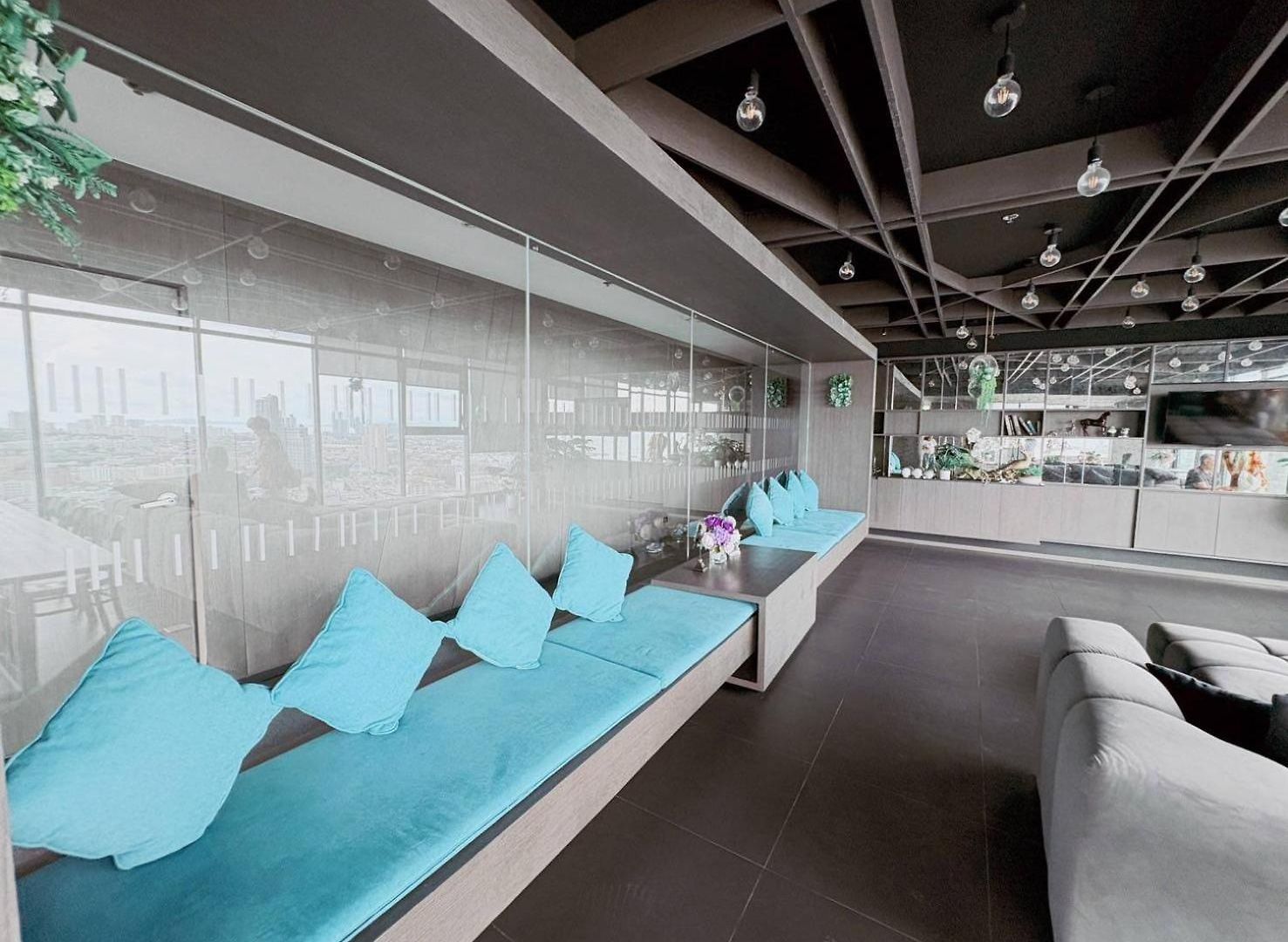 อพาร์ทเม้น The Base By Uricity *