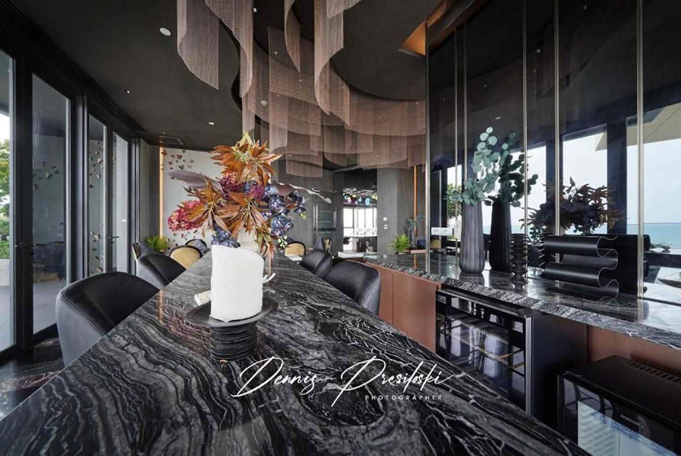 อพาร์ทเม้น Luxury Edge Seaview Pattaya