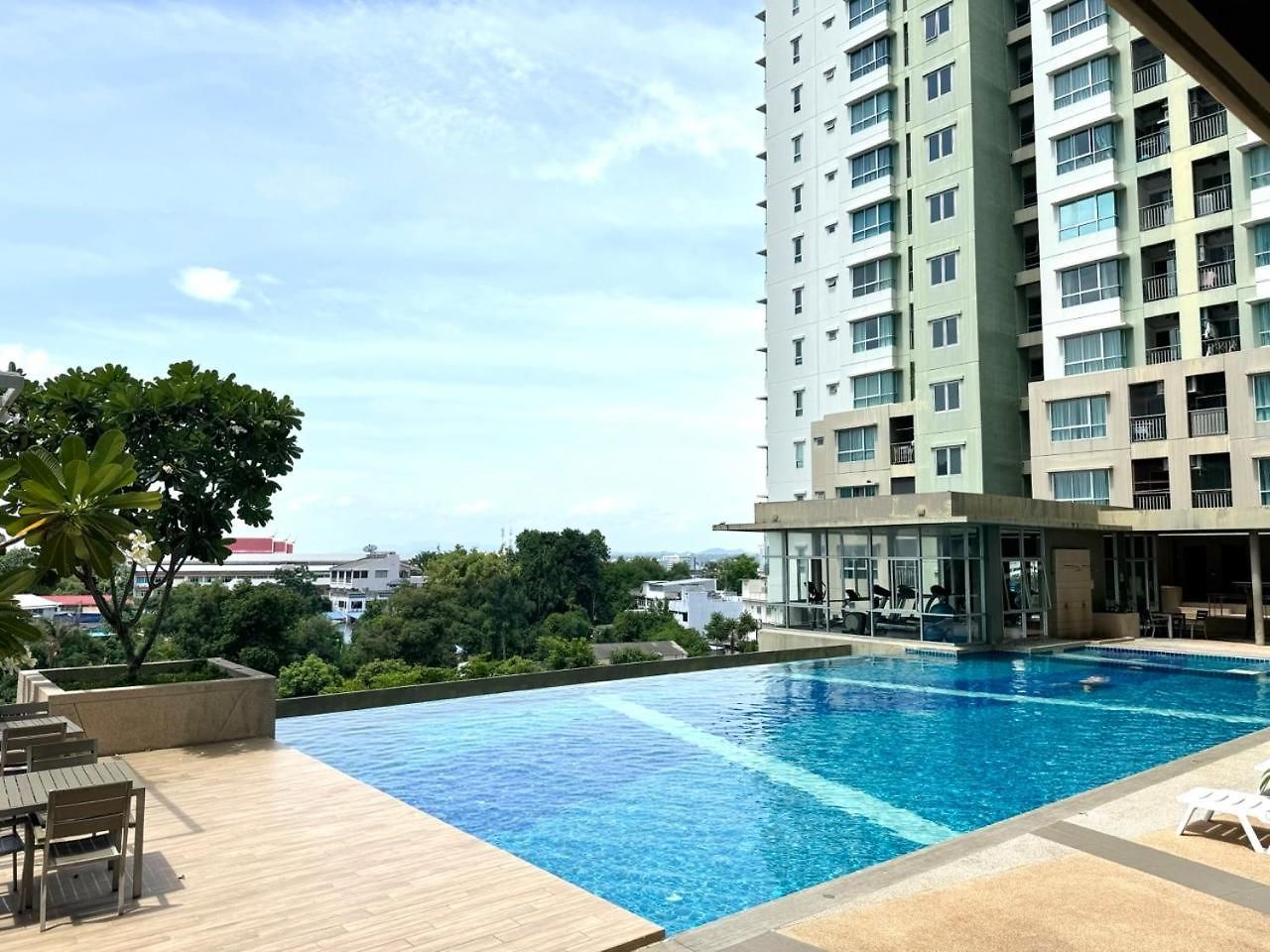 Lumpini Naklua Select Pool *