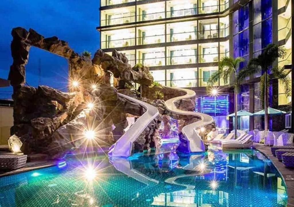 อพาร์ทเม้น Large Luxury - Centre - Centara Avenue, Pool View - 805 *