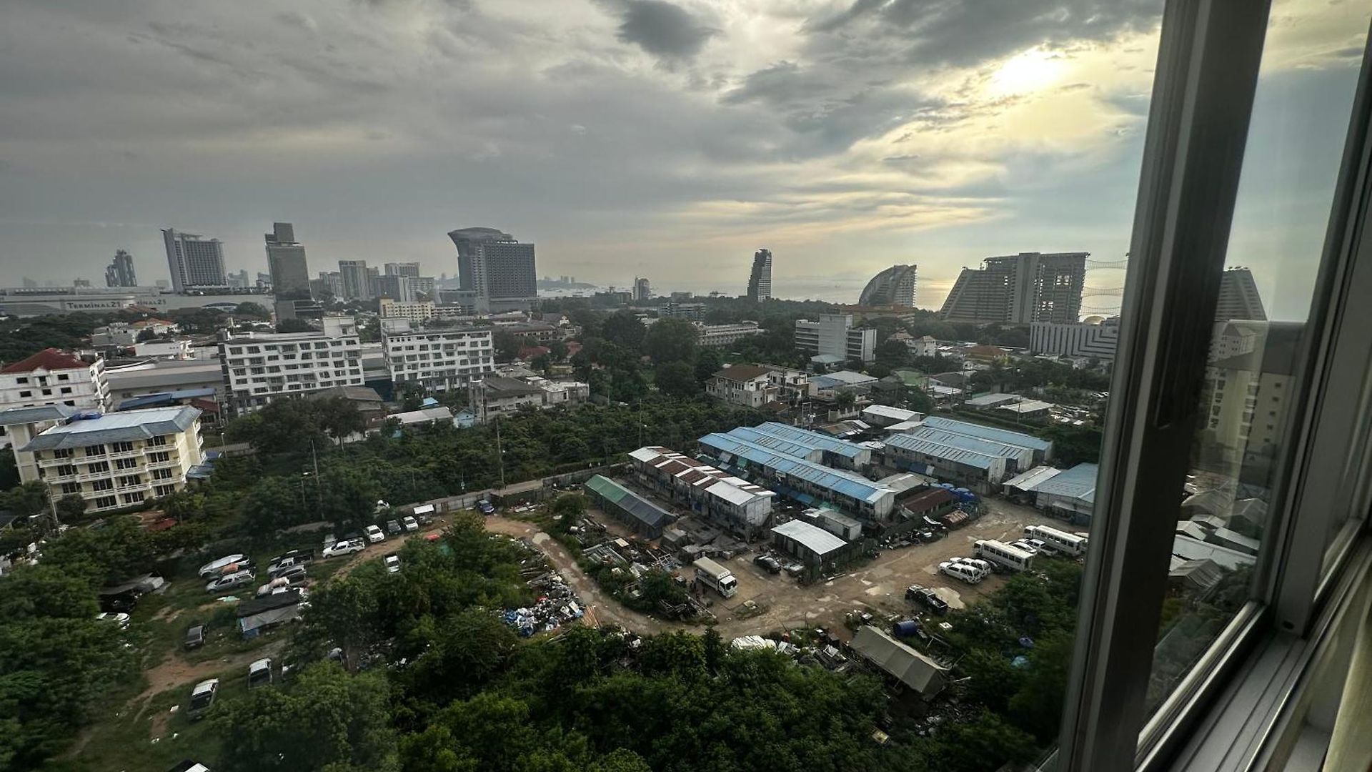 Lumpini Naklua Select Pool