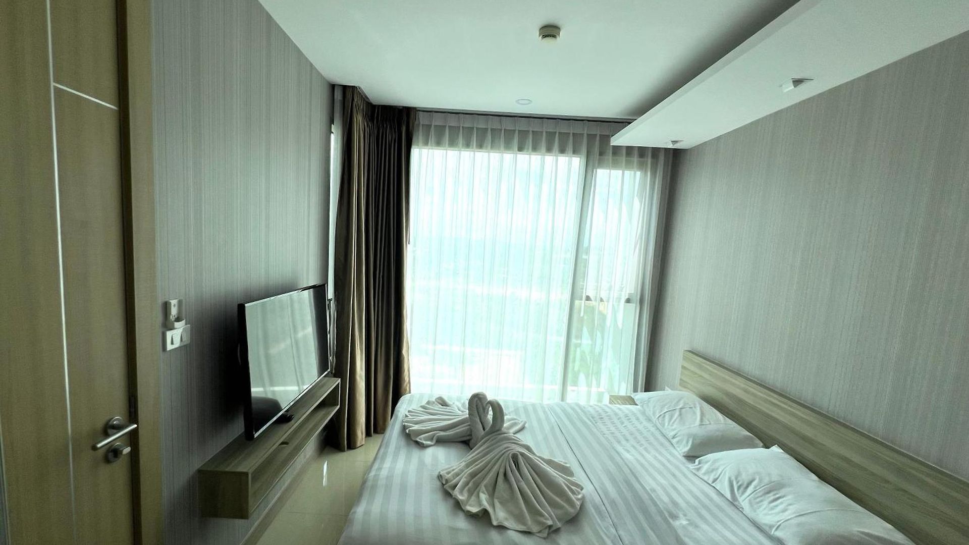 Riviera Jomtien L High Floor L 4 Pools L Sauna L Gym อพาร์ทเม้น Pattaya