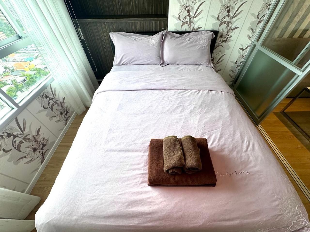 Lumpini Naklua Select Pool Pattaya