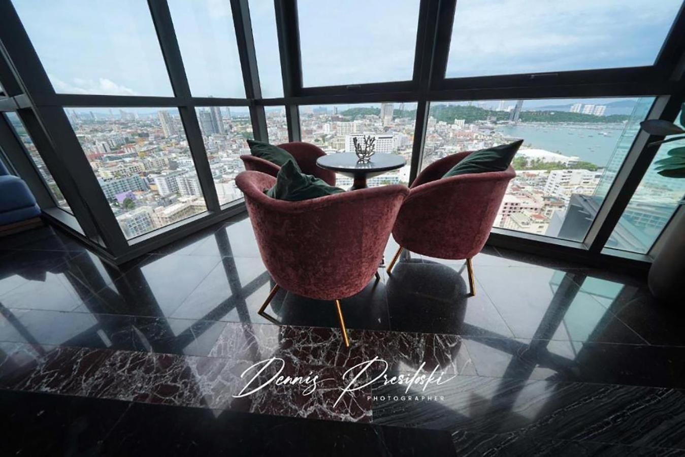 Luxury Edge Seaview Pattaya