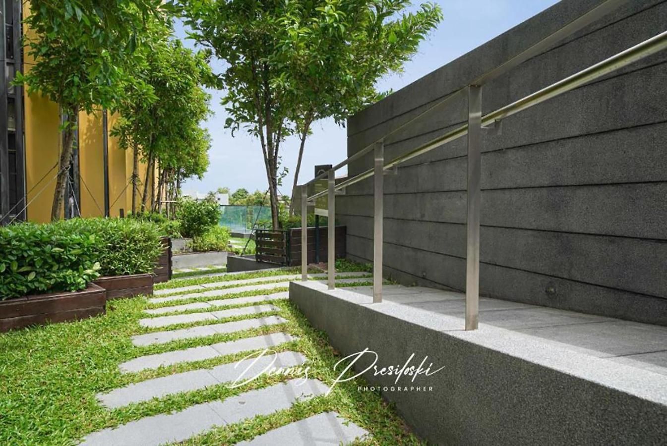 อพาร์ทเม้น Luxury Edge Seaview