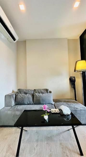 อพาร์ทเม้น Base Quiet King-bed With Infinity Pool & Free Netflix! Pattaya