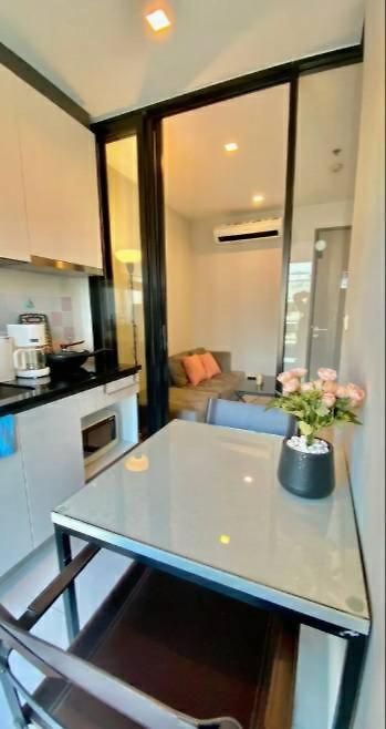 อพาร์ทเม้น Base Quiet King-bed With Infinity Pool & Free Netflix!
