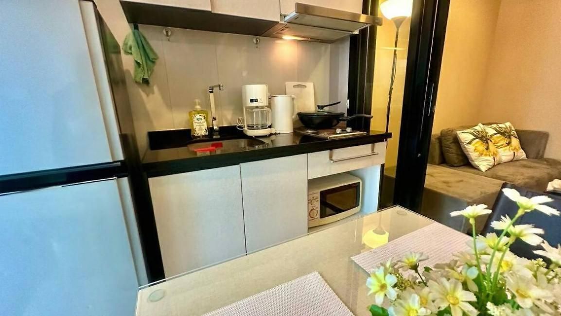 Base Quiet King-bed With Infinity Pool & Free Netflix! Pattaya
