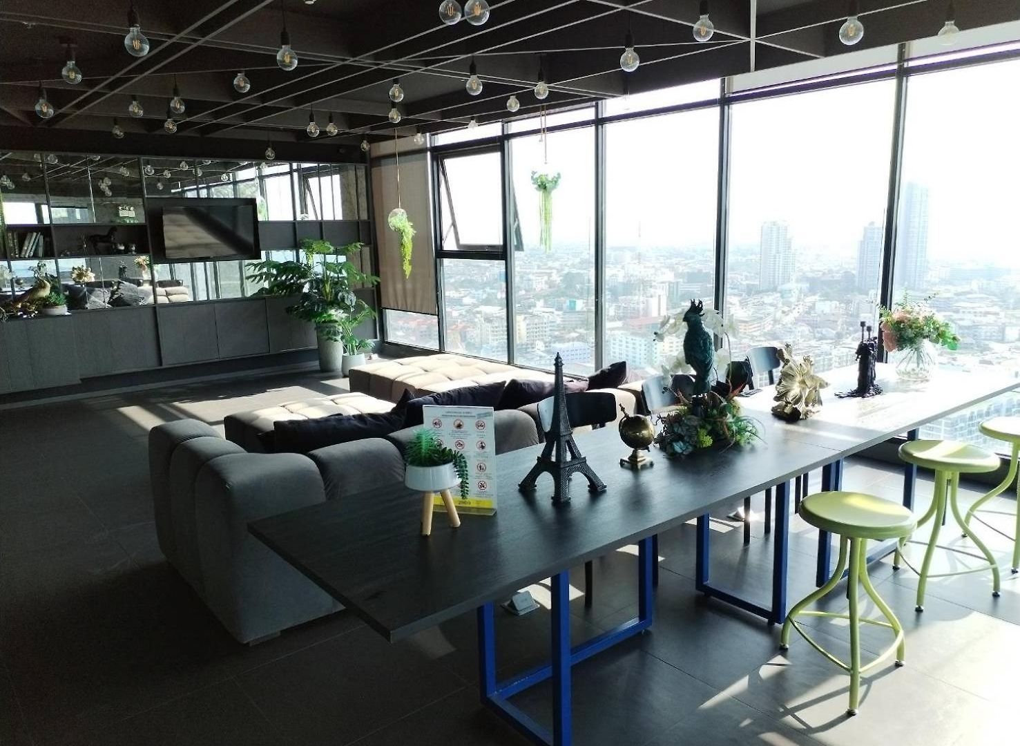 อพาร์ทเม้น The Base By Uricity